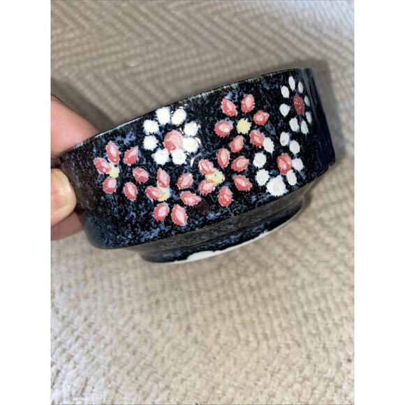 Vintage Beautiful Japanese Ceramic Textured Bowl With Hand Painted Flowers - Picture 5 of 5